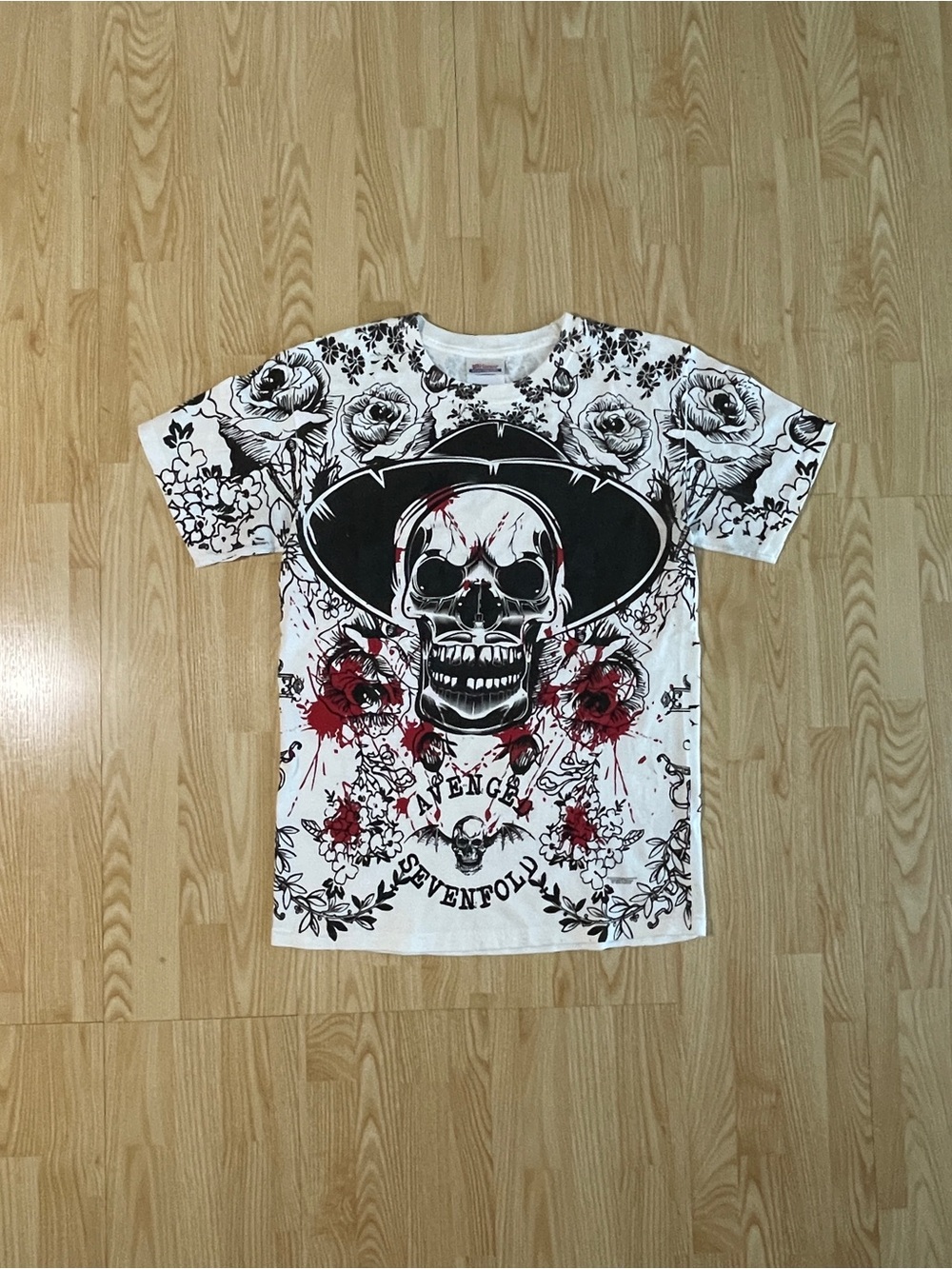 Hanes White Tee with Black Skull & Red Accents, size S
